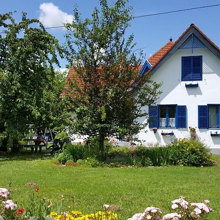 Aron Apartman Badacsonytomaj Bagian luar foto