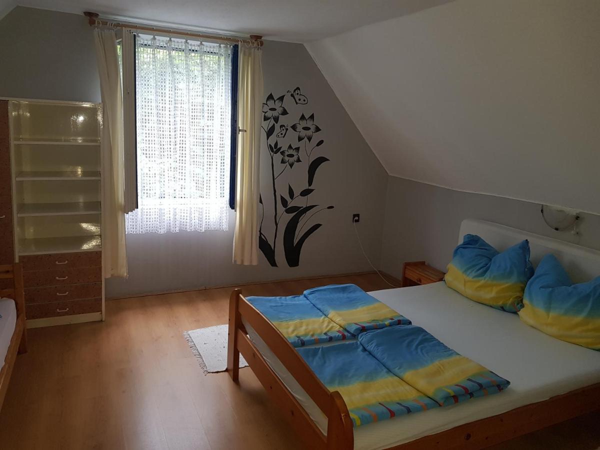 Aron Apartman Badacsonytomaj Bagian luar foto
